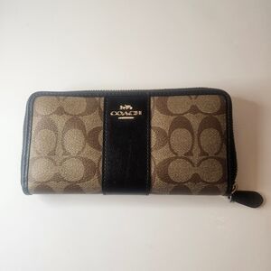 COACH Signature Accordion Zip Wallet